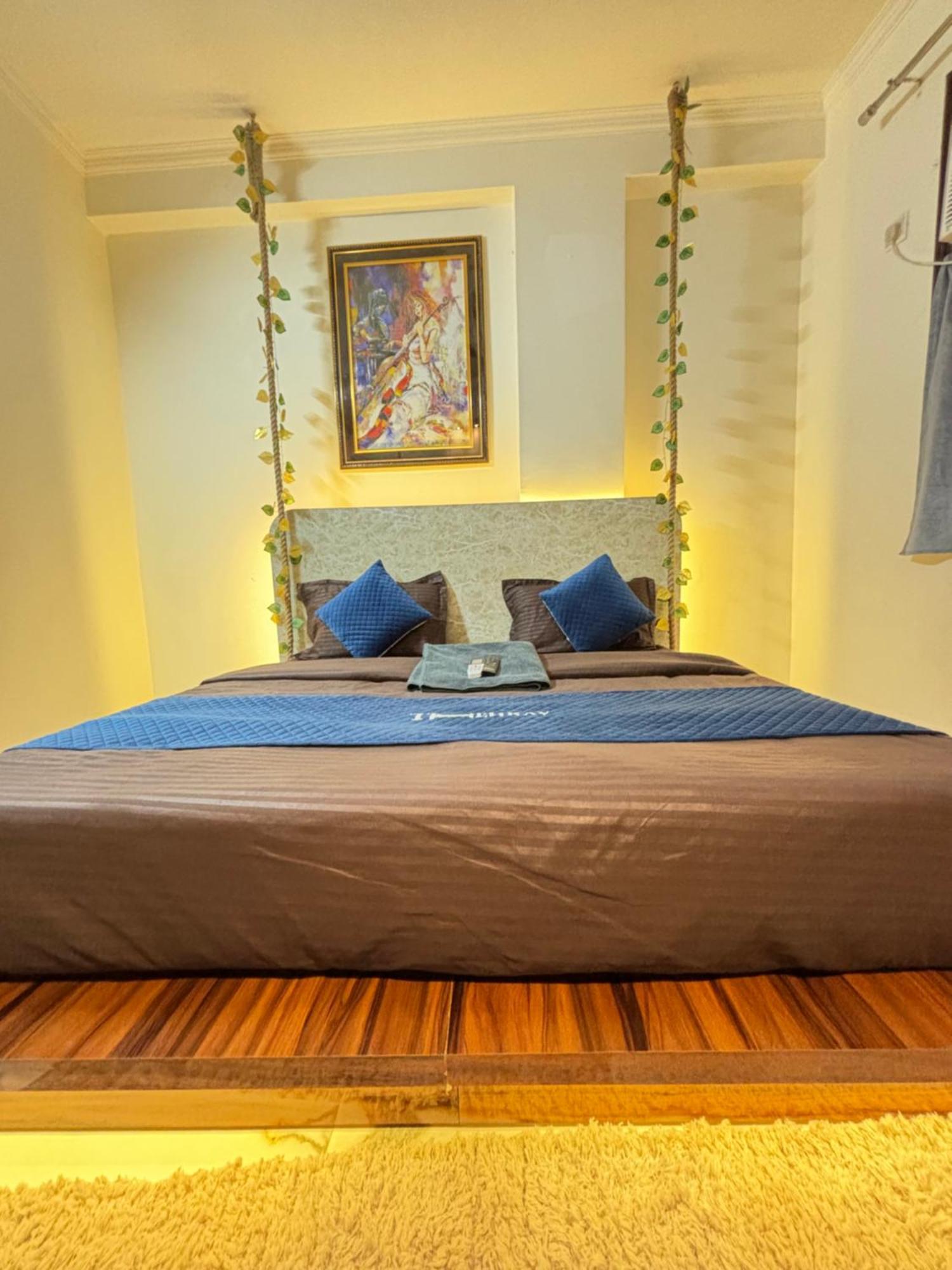 Thehrav 2bhk Mh *