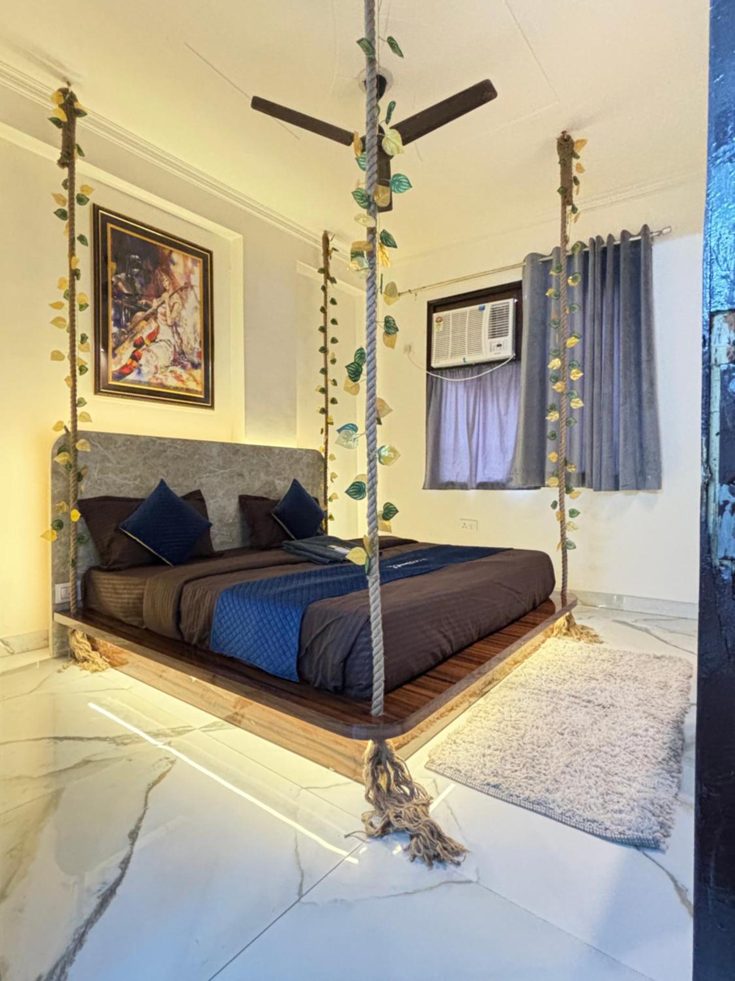 Apartment Thehrav 2bhk Mh New Delhi