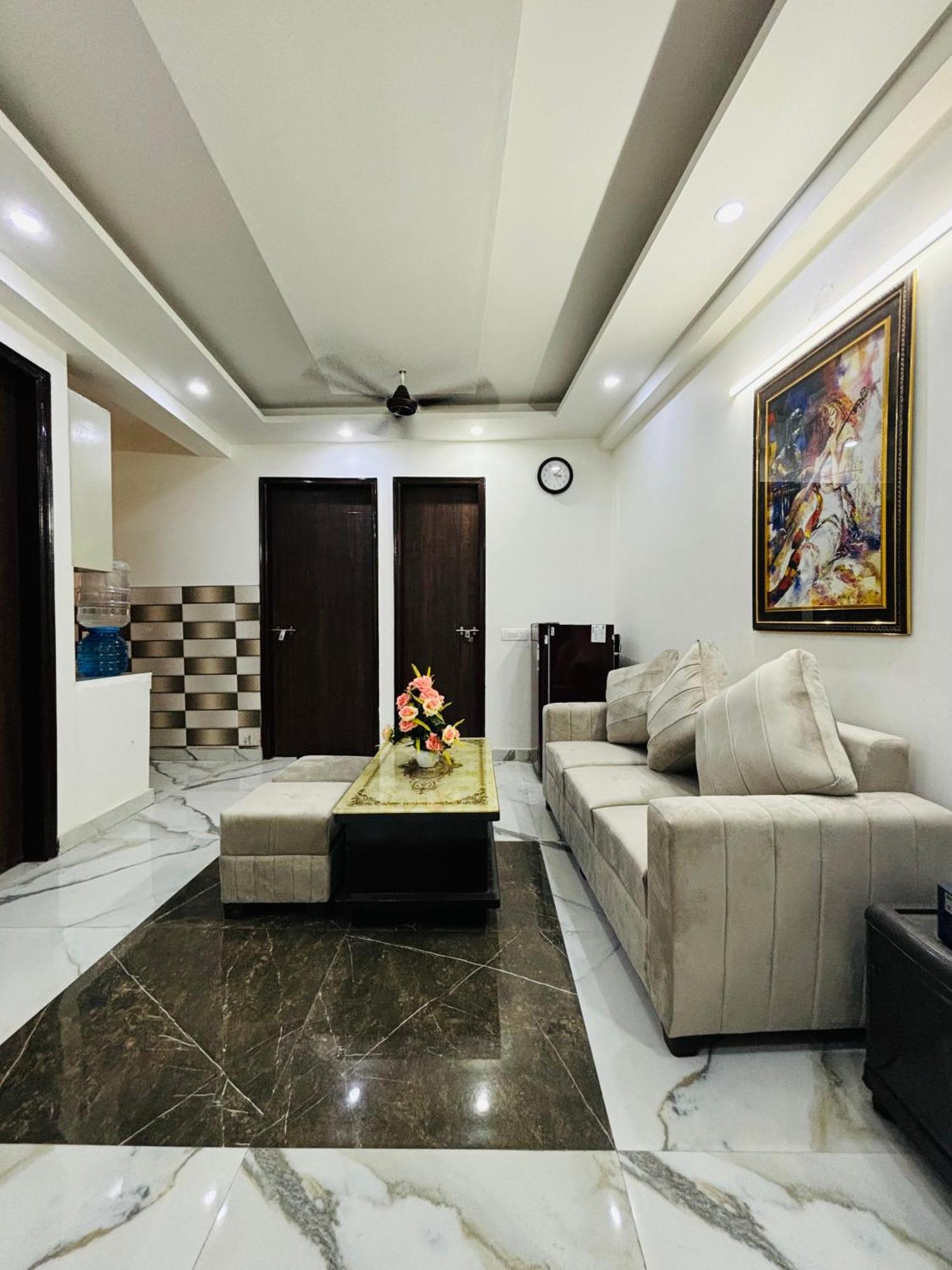 Thehrav 2bhk Mh *