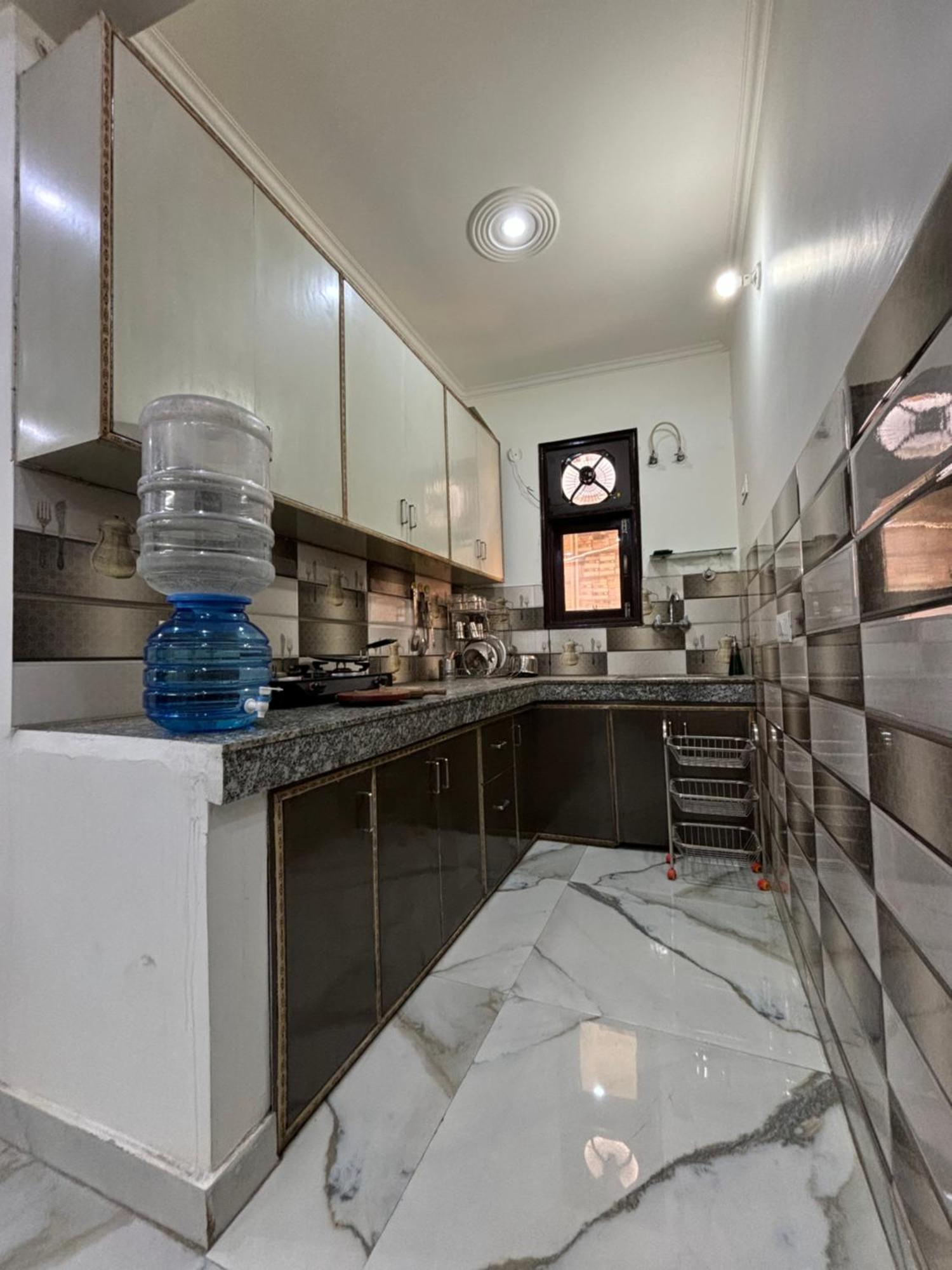 Thehrav 2bhk Mh Apartment