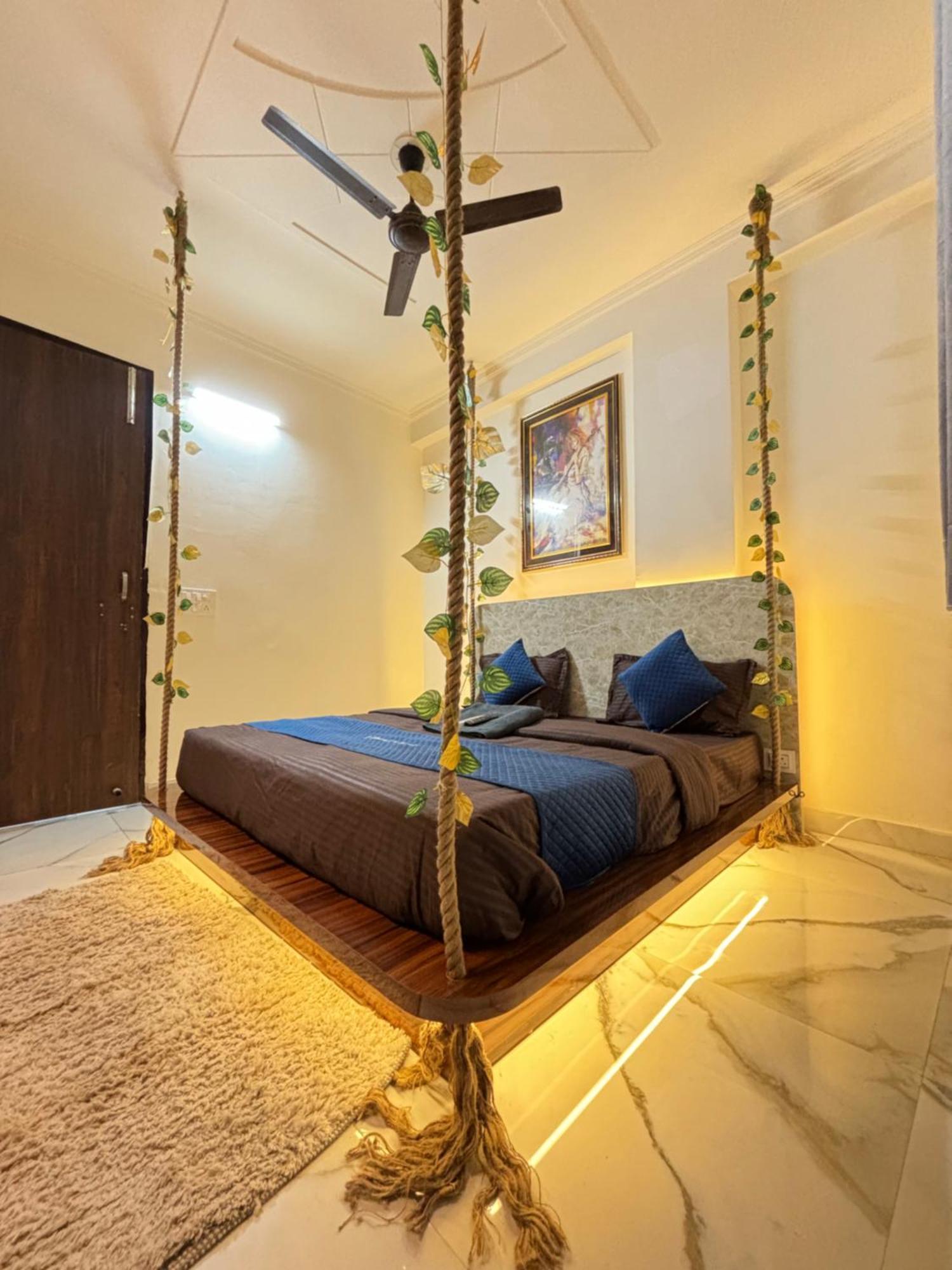Apartment Thehrav 2bhk Mh New Delhi